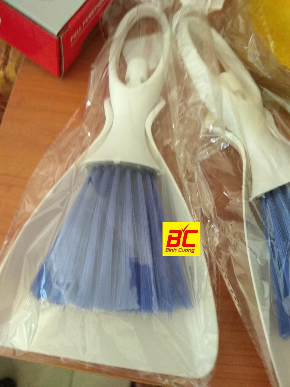 Bộ chổi quét vệ sinh oto