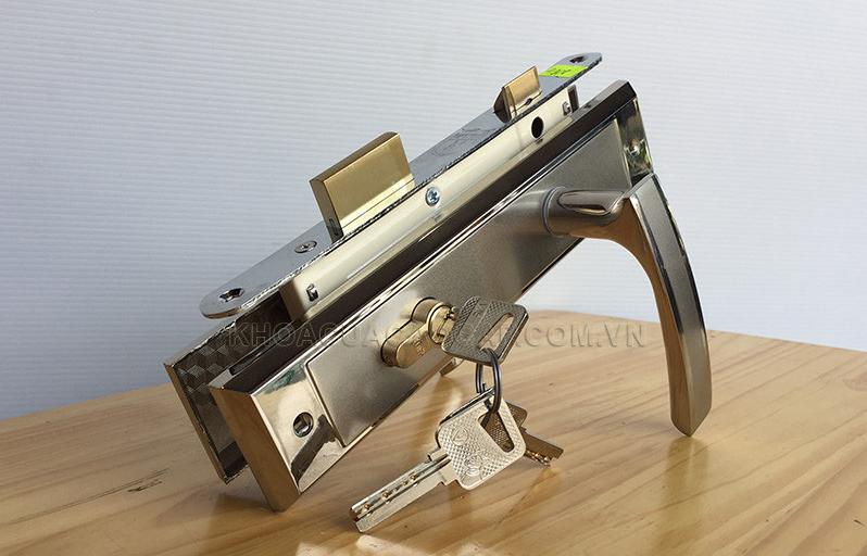 Khóa Cửa Việt Tiệp Tay Gạt 04908 (Cửa Chính)