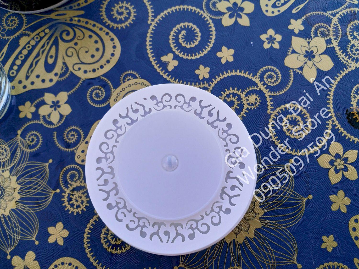 Đèn cảm biến chuyển động trong đêm LED Motion-Activated Night Light