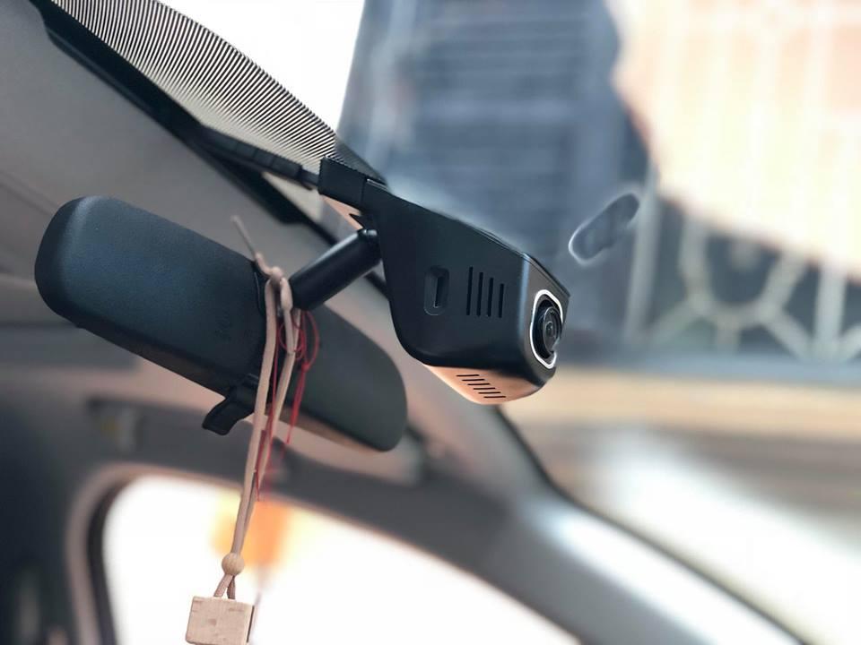 Camera hành trình gắn chân gương- wifi