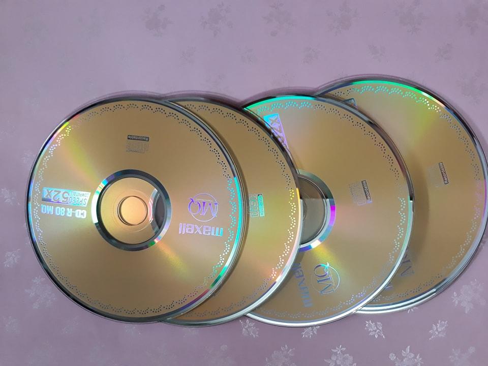 Đĩa trắng CD Maxel lốc 50 cái.