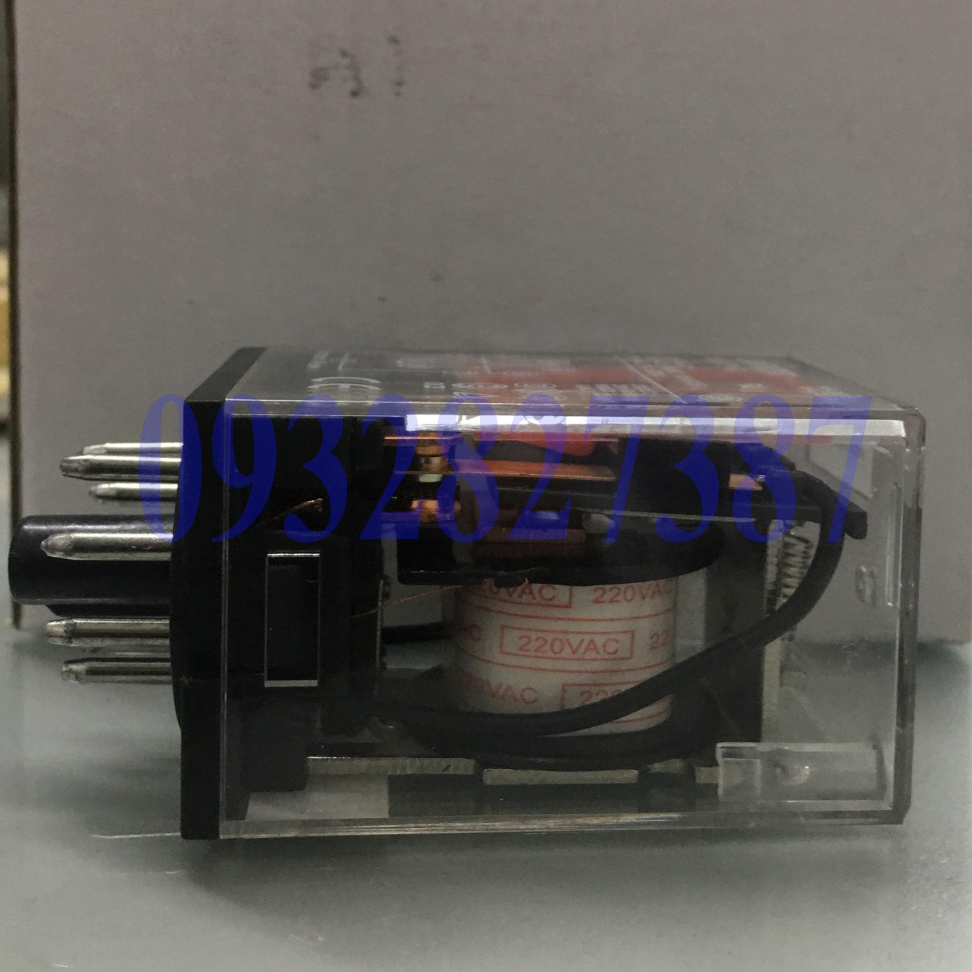 Relay kiếng Omron MK3P - 220VAC