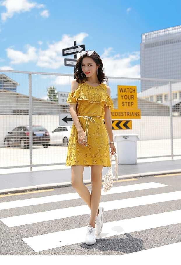 Đầm Ren Trễ Vai