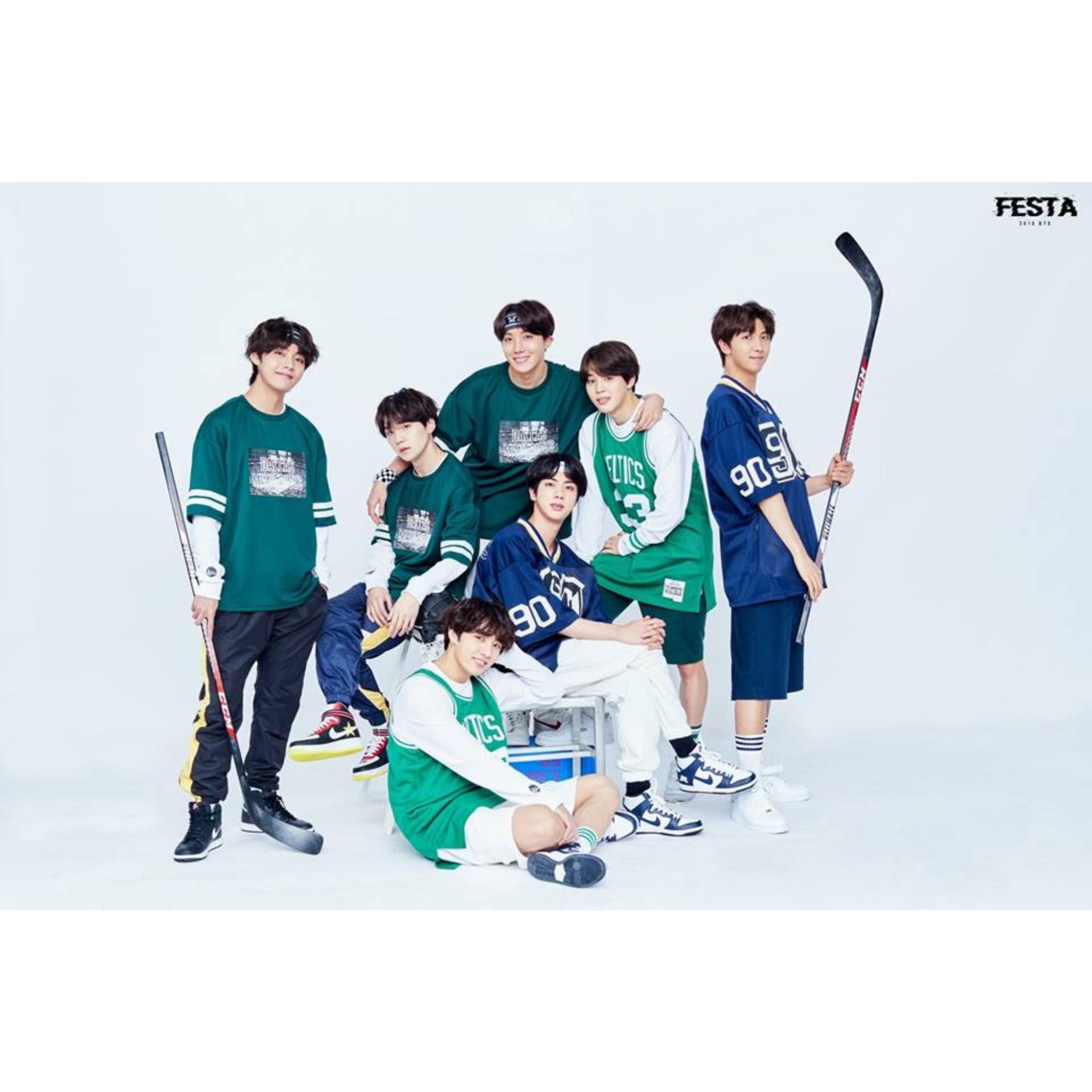 Móc khóa BTS kèm tên nhóm cực COOL