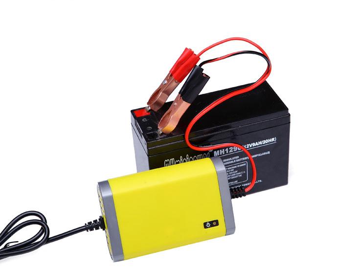 Máy Sạc Bình Ắc Quy Tự Động Cho Xe Máy (12V 2A)