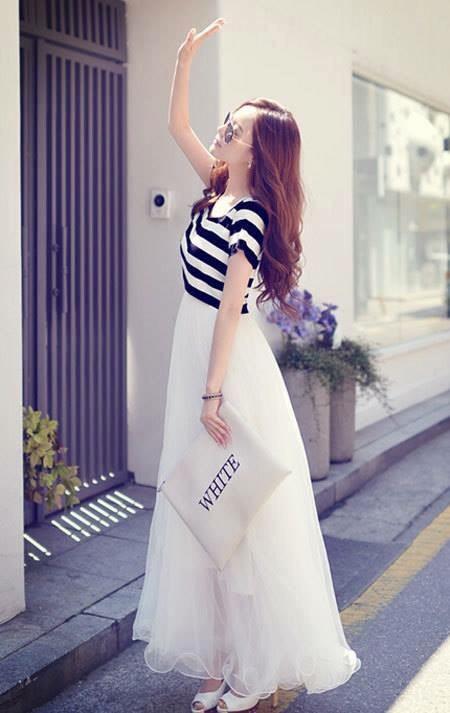 [HCM]Đầm maxi trắng kèm áo thun sọc