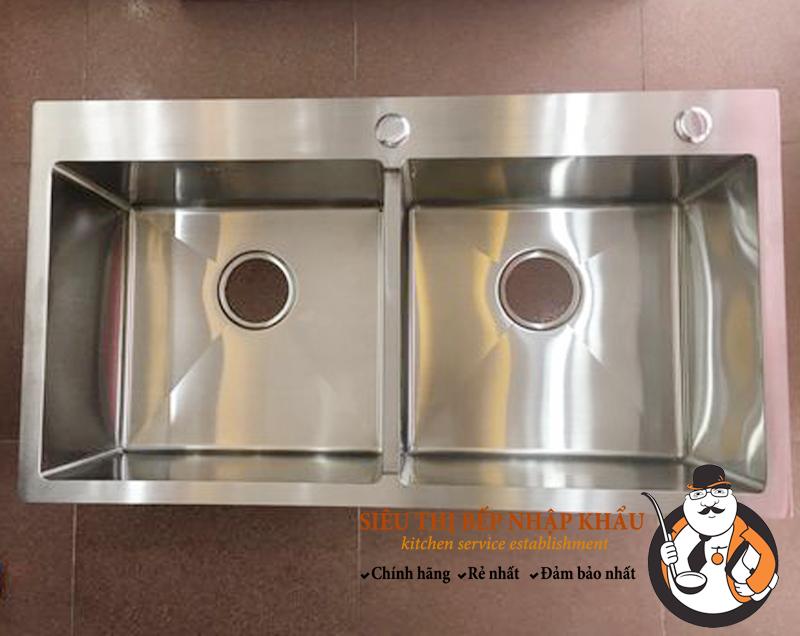 Chậu rửa bát inox sus 304 hai hố cân đúc nguyên khối 8245 kèm giá inox, bảo hành 3 năm