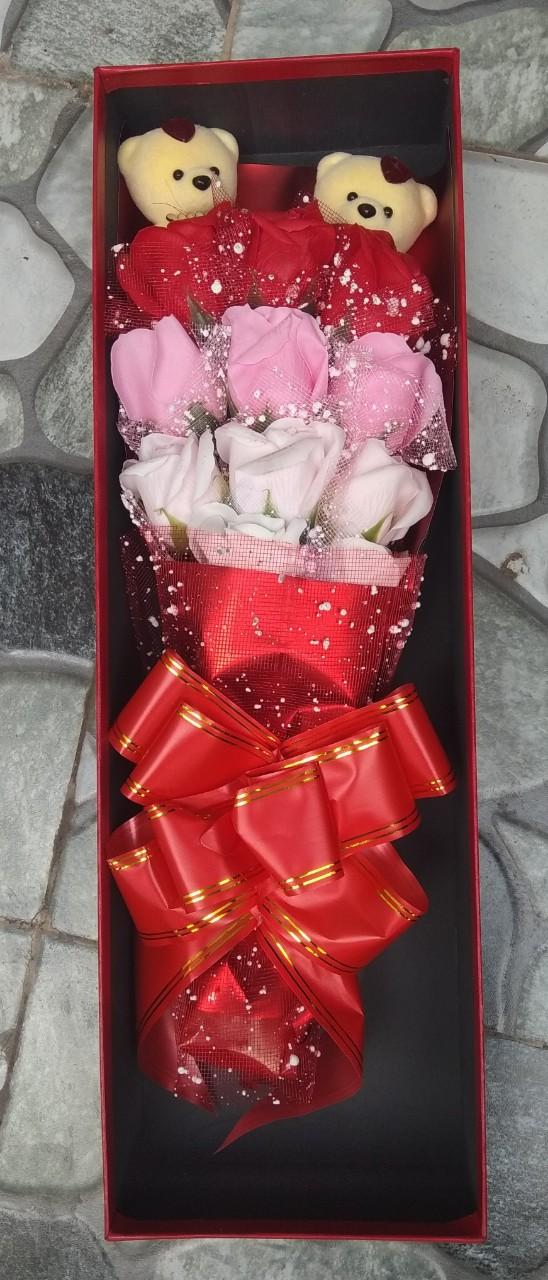 Quà tặng dễ thương- Hộp hoa hồng sáp  MARKETVIETNAM- 11 bông