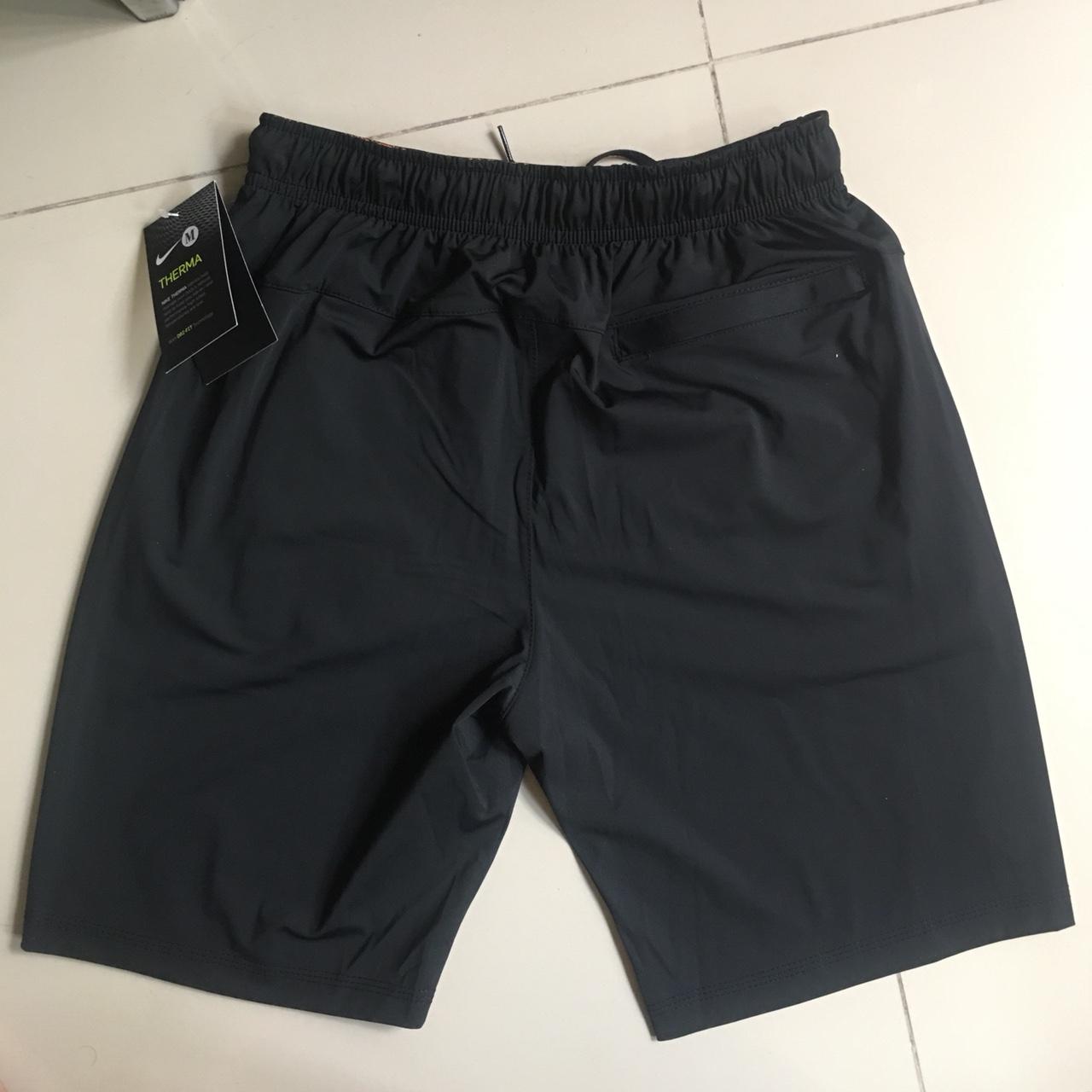 Quần short thể thao chất liệu si nhẹ, mát co giãn 4 chiều