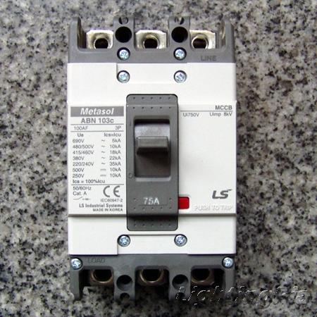 Cầu dao tự động 3 pha 75A