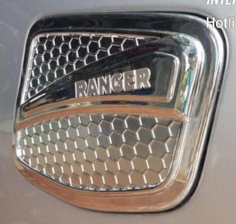 [Hỗ trợ lắp đặt khách Hà Nội] Ốp nắp bình xăng Ford Ranger