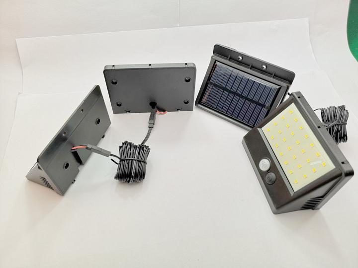 Đèn led năng lượng mặt trời 28 Led/5W, có thể tách rời pin và đèn cảm biến hồng ngoại