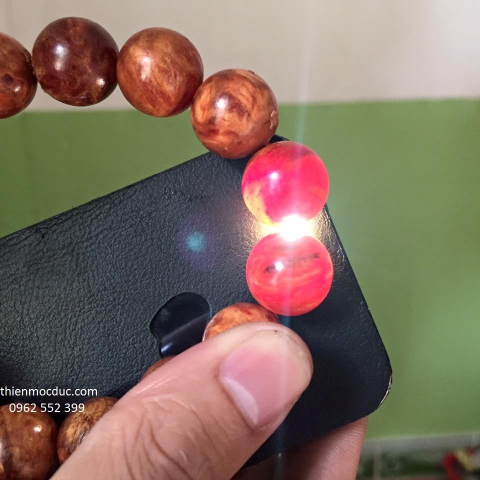 Vòng đeo tay gỗ huyết long 14mm
