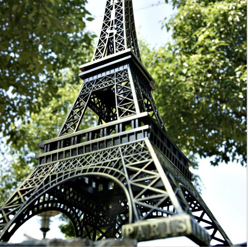 Mô hình tháp Eiffel để bàn trang trí