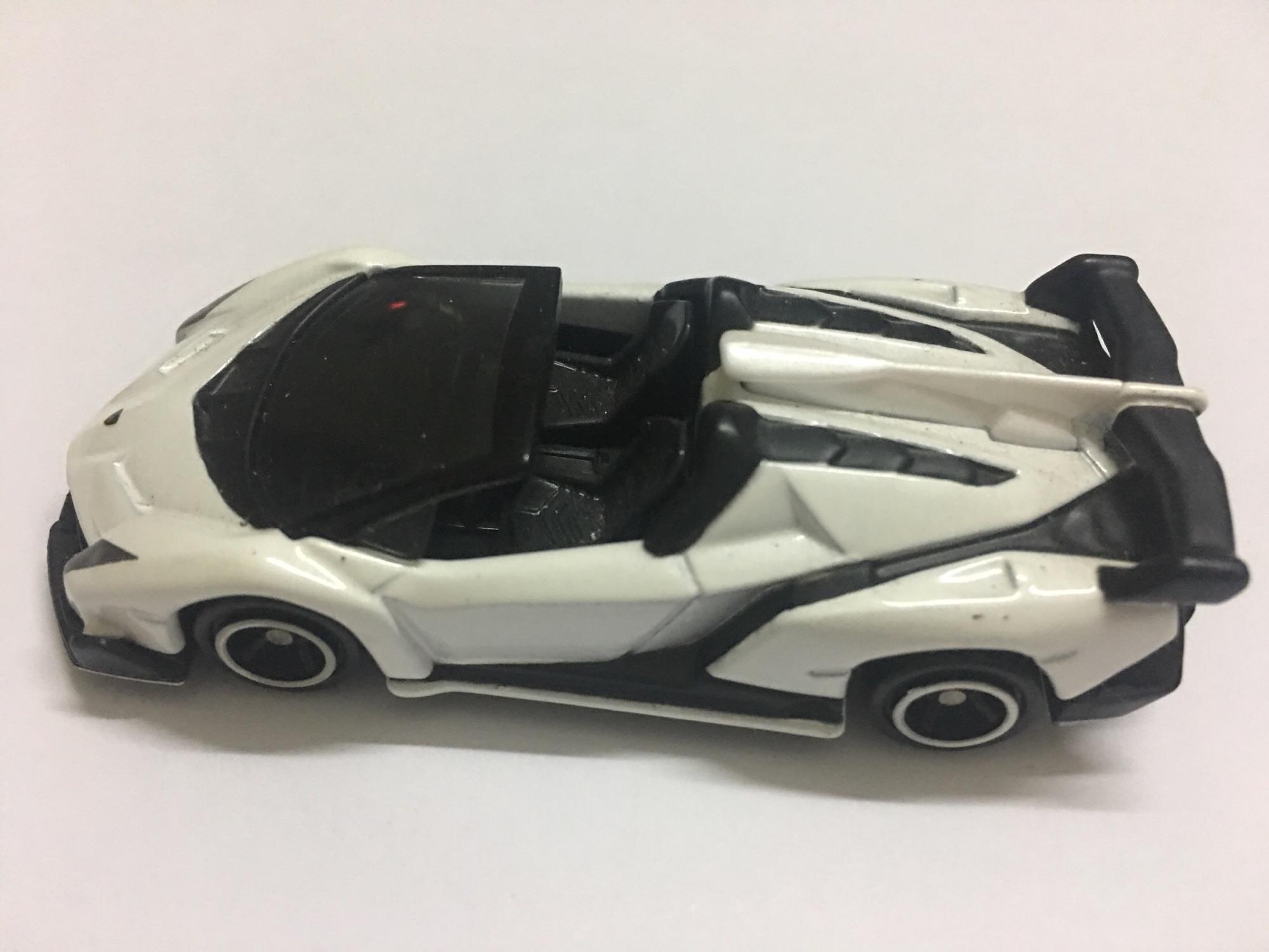 Siêu xe ô tô mô hình Tomica Lamborghini Veneno