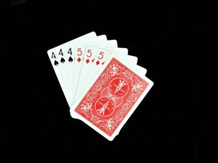 Đồ chơi ảo thuật đơn giản : 3 lá bài sao chép