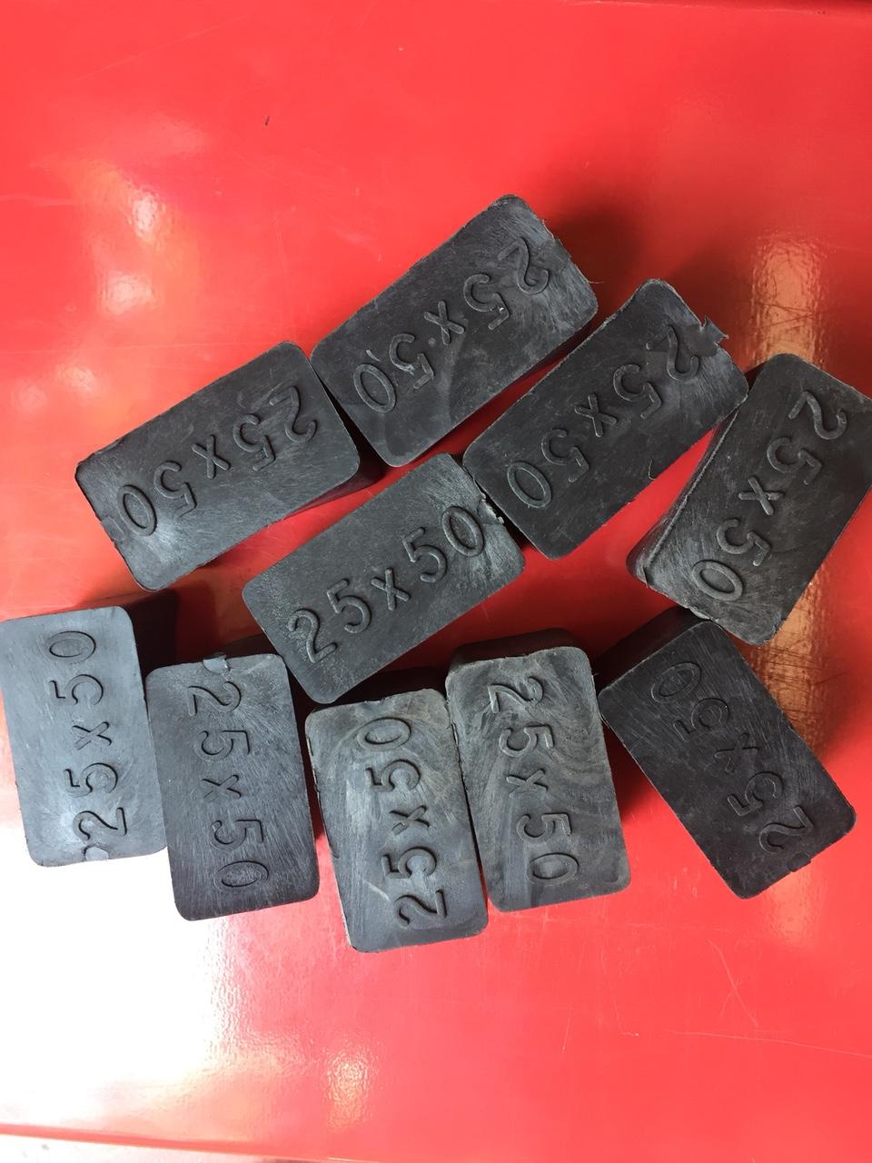 Bộ 8 Nắp bịt trong nhựa cho sắt hộp vuông 25x50mm; Nắp chụp nhựa; nút bịt nhựa; đầu chụp nhựa; đầu bịt nhựa; nút bịt nhựa vuông 25x50mm