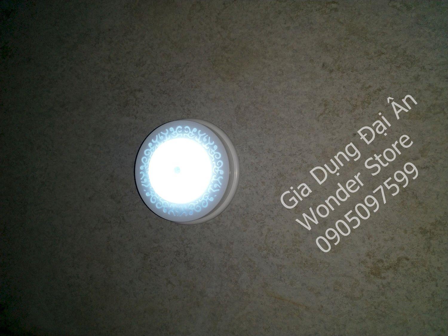 Đèn cảm biến chuyển động trong đêm LED Motion-Activated Night Light