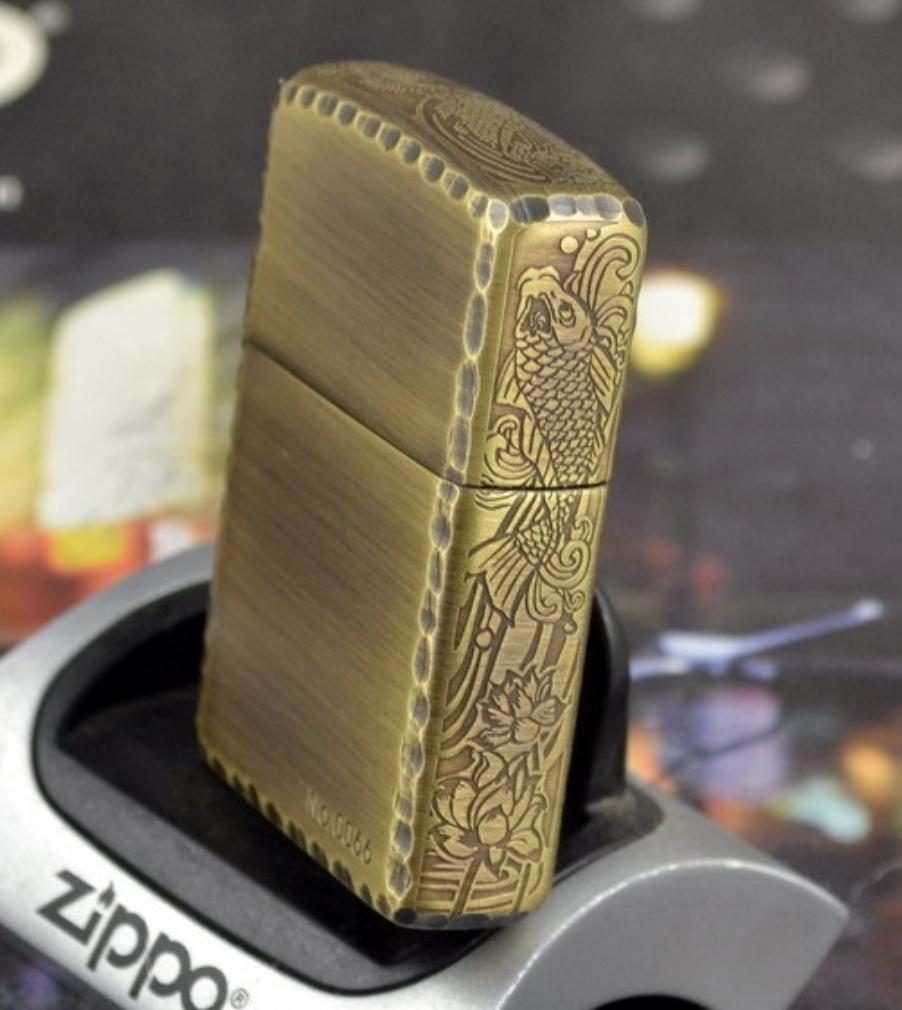 Bật lửa Zippo đồng armor viền hông cá chép