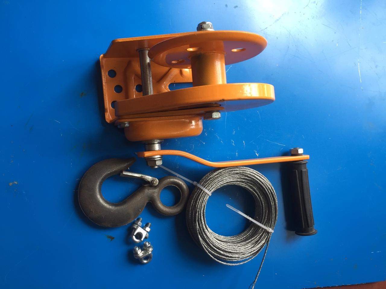 Tời quay tay 2600 lbs cao cấp chịu tải 1180kg, tặng 20m cáp phi 5 mạ, 1 móc cẩu, 2 khóa cáp