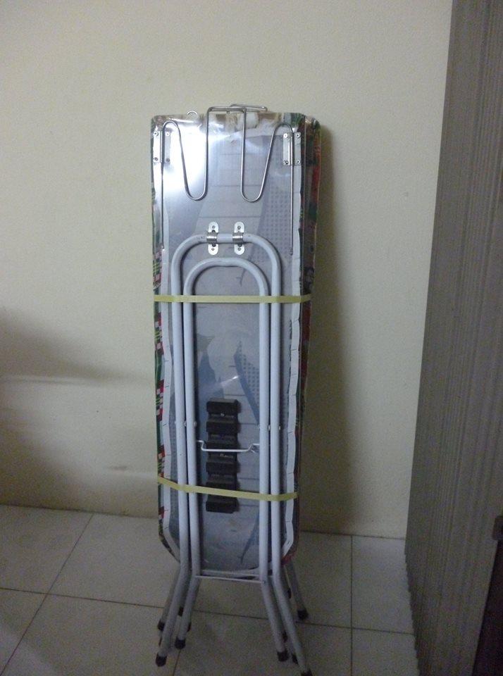 BÀN ỦI QUẦN ÁO KIỂU ĐỨNG