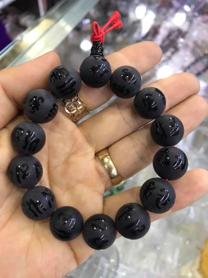 Vòng tay đá nhám ấn độ khắc chú om mani padme hum 14ly