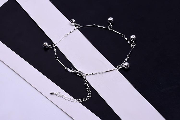Lắc chân chuông nhỏ dễ thương