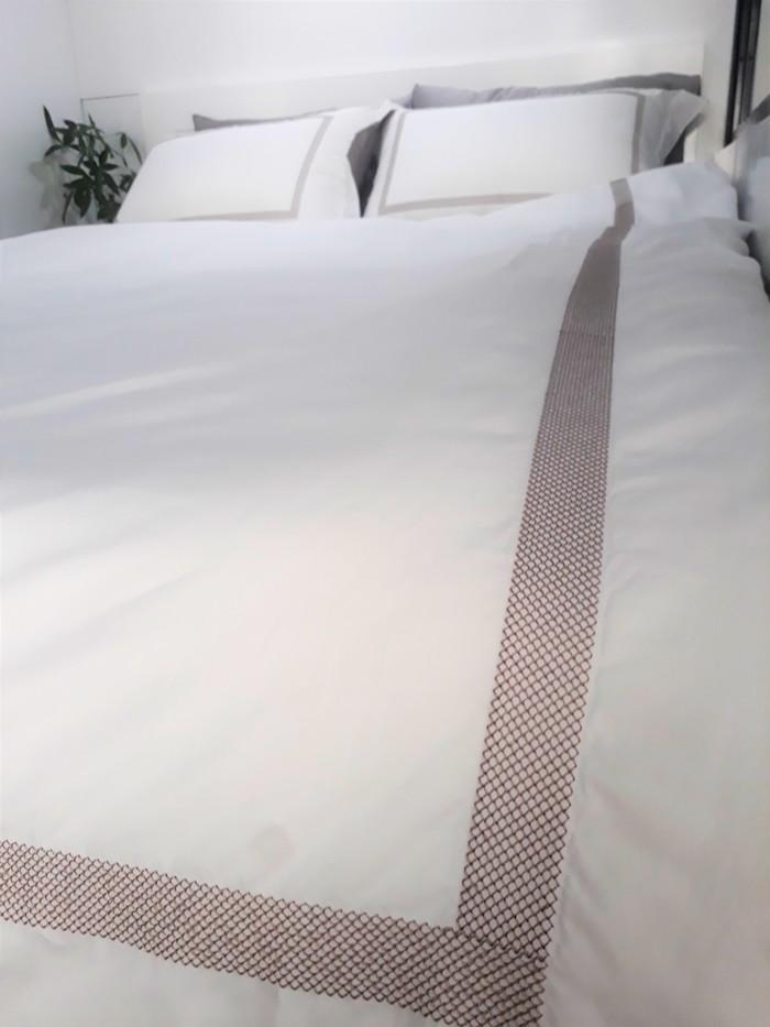 Bộ Chăn Drap CLFU HILTON Tencel Cao Cấp Nhập Khẩu Trực Tiếp Từ Hàn Quốc 200x230cm (Trắng)