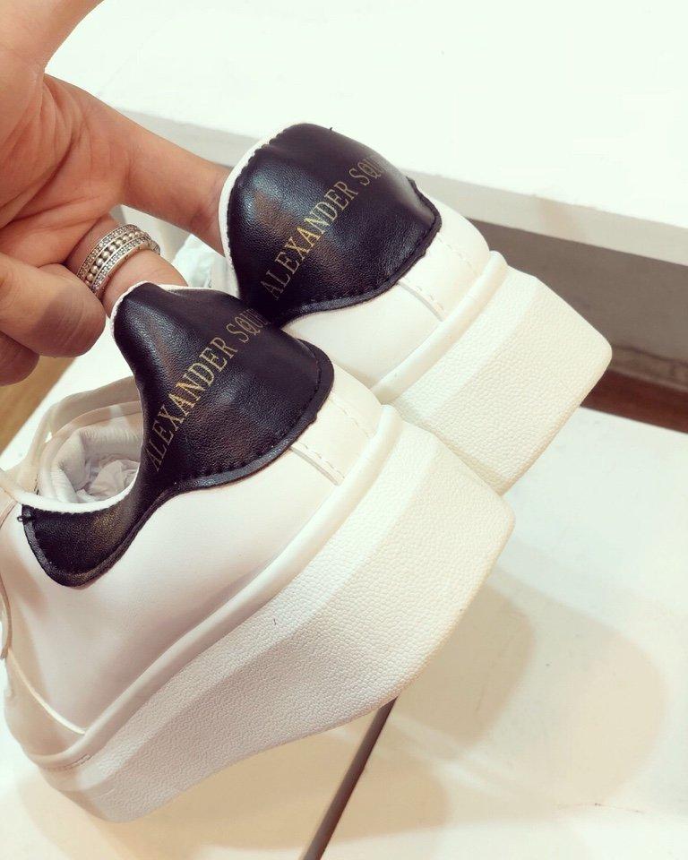 GIÀY SNEAKER ĐẾ ĐỘN 4CM PHỐI MÀU ĐEN TRẮNG