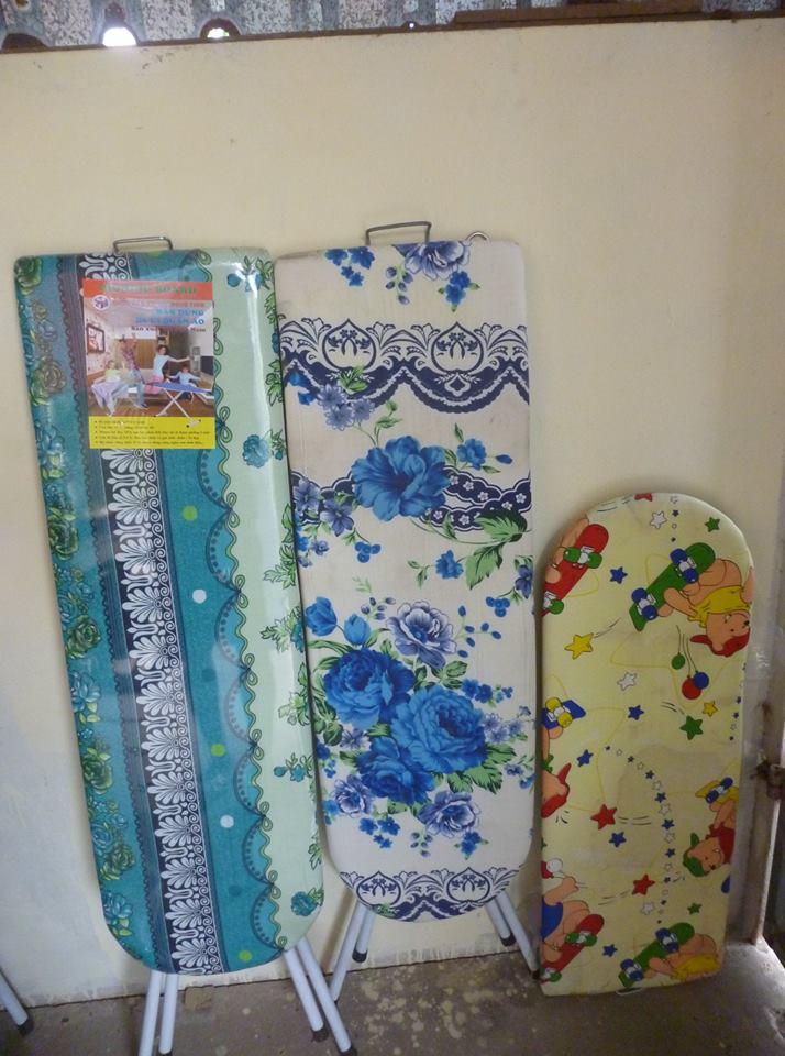 BÀN ỦI QUẦN ÁO KIỂU ĐỨNG