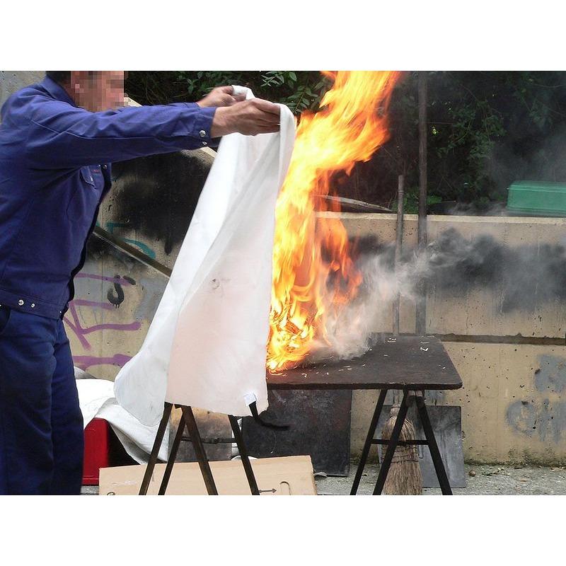 Mền chống cháy - dập lửa - thoát hiểm họa hoạn NCF 1,8 m x 1,8 m