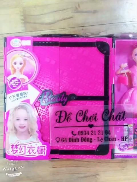 Siêu phẩm búp bê và tủ quần áo