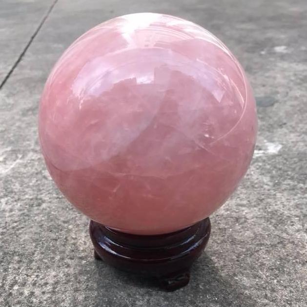 [HCM]QUẢ CẦU ĐÁ THẠCH ANH HỒNG THIÊN NHIÊN - TẶNG KÈM CHÂN ĐẾ