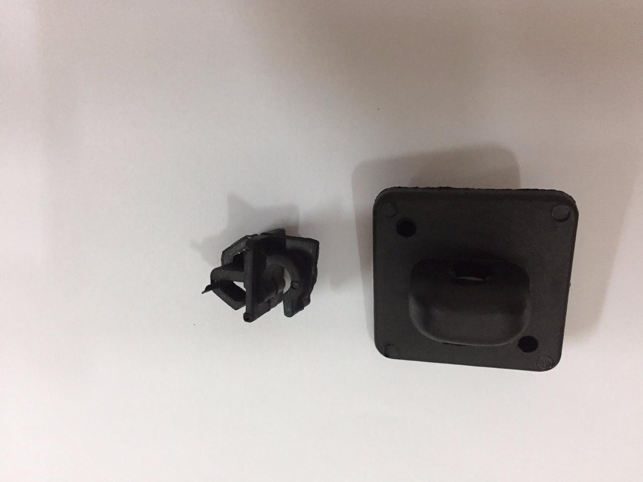 Kẹp giữ ty chống nắp capo Chery QQ&Daewoo Matiz giá bán 1 bộ 2 cái