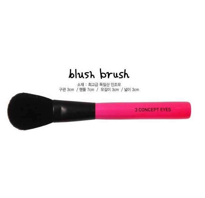 Cọ đánh phấn má mini 3CE Blush Brush - Hàn Quốc (Đen)