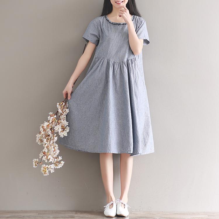 Đầm bầu công sở kẻ sọc