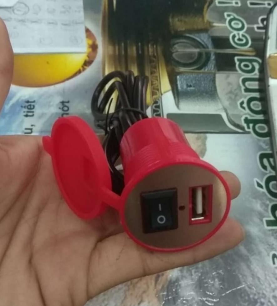 Sạc điện thoại gắn trên xe máy