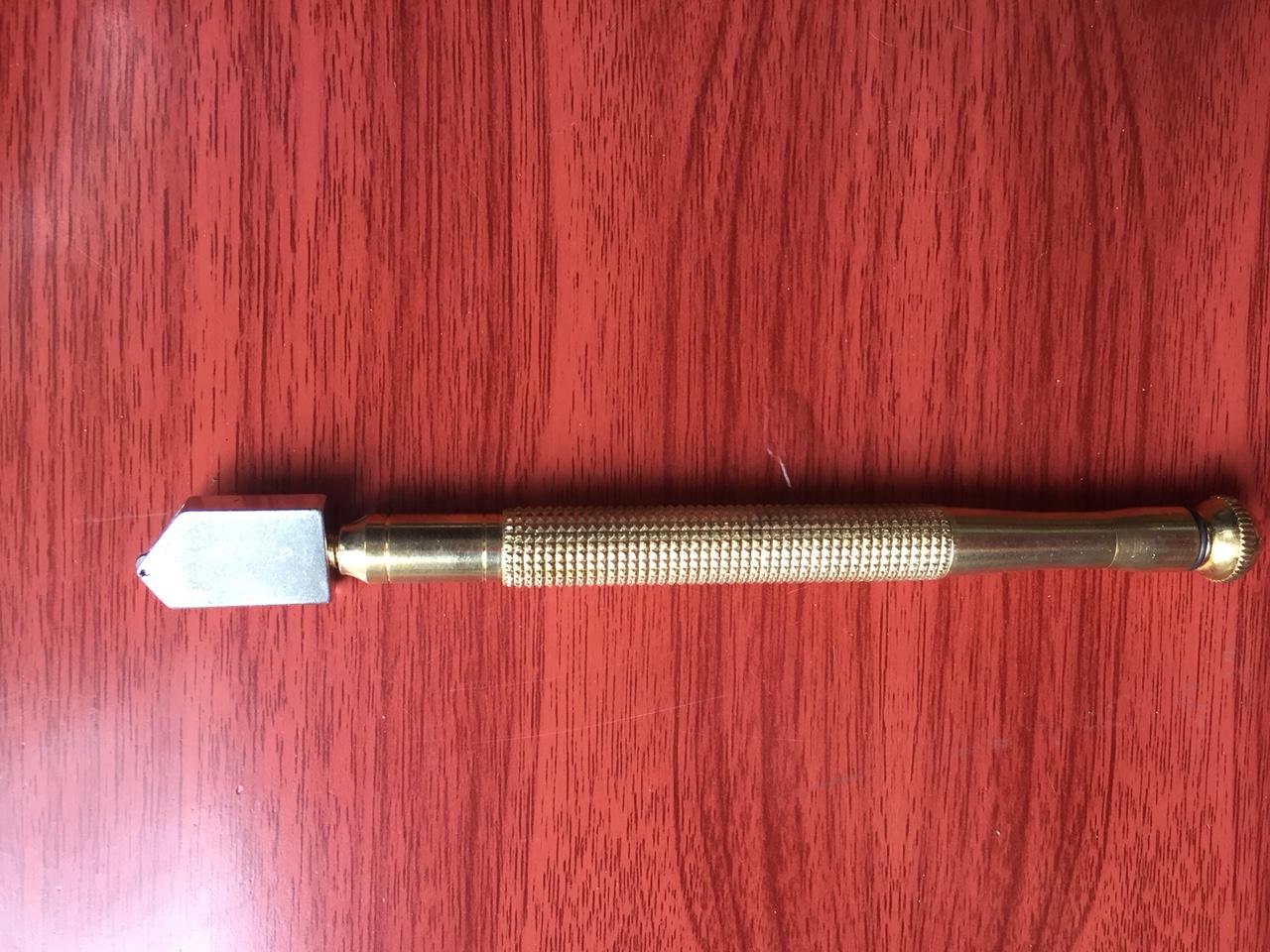 Dụng cụ cắt kính cao cấp L1