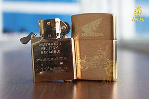 Zippo khắc CNC xe Honda 67 Z165