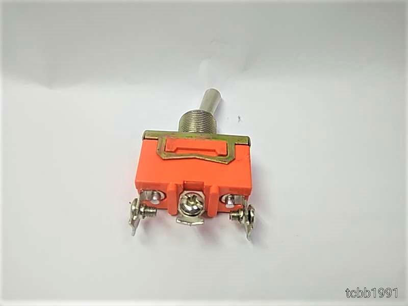 Công tắc gạt 3 chân  on-off-on 15A-250v