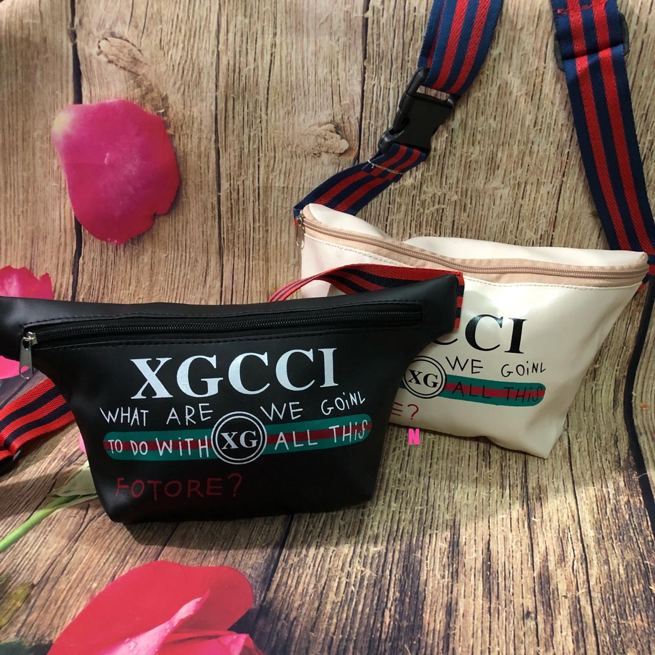 Túi đeo chéo bao tử XGCCI