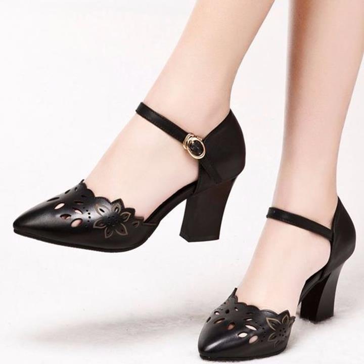 Giày Cao Gót Mũi Cắt Laze Hoa - ĐEN