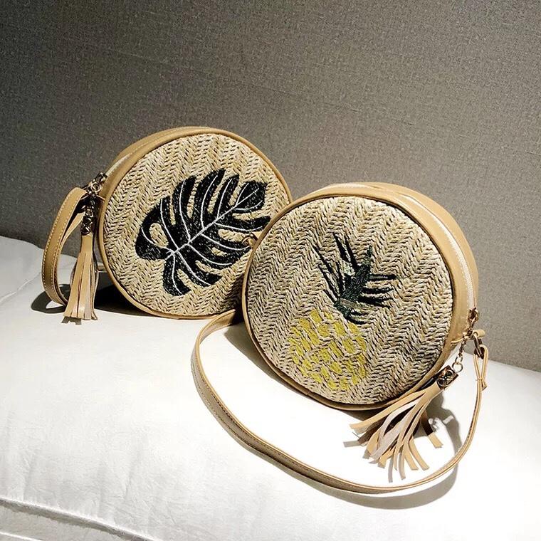 Túi cói đeo chéo hoạ tiết Vintage