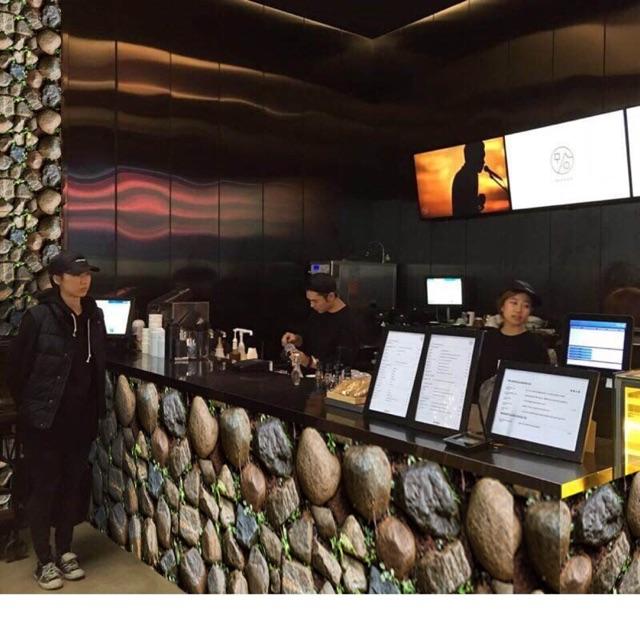 Cuộn 10 Mét Giấy Dán Tường Khổ 45cm Có Keo KS023 Đá Viên Tròn Lớn