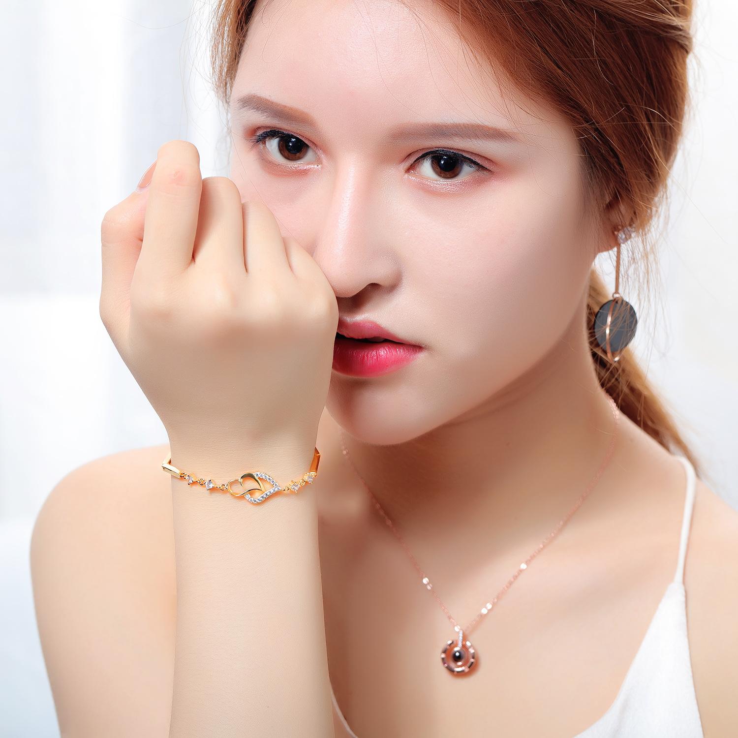 Lắc tay nữ mạ vàng hình trái tim