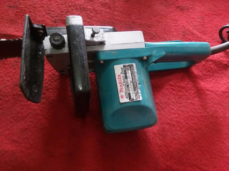 Máy cưa xích Makita 5016B