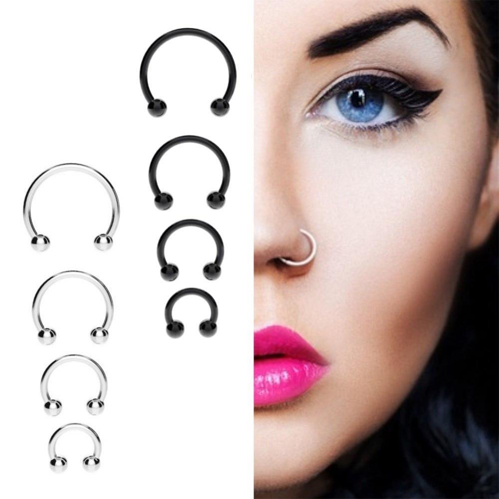Khuyên xỏ mũi vách ngăn  Septum