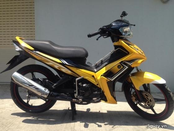 Bộ tem dán xe máy xe Exciter 135 đời 2010, tem cao cấp (màu vàng)