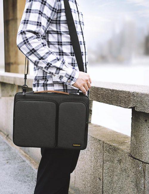 [HCM]Túi đeo TOMTOC (USA) 360* shoulder bags MACBOOK 15″ BLACK