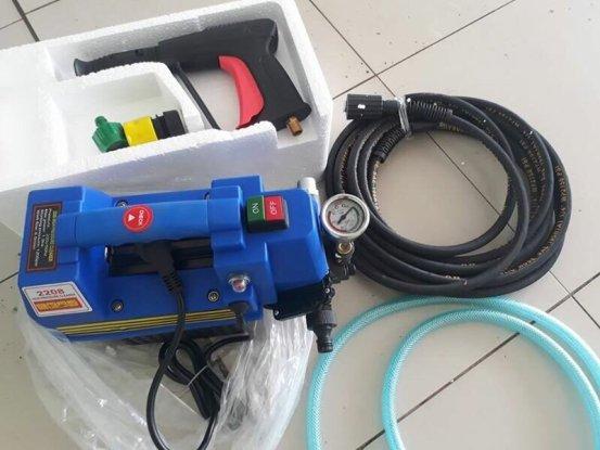 Máy rửa xe 2208